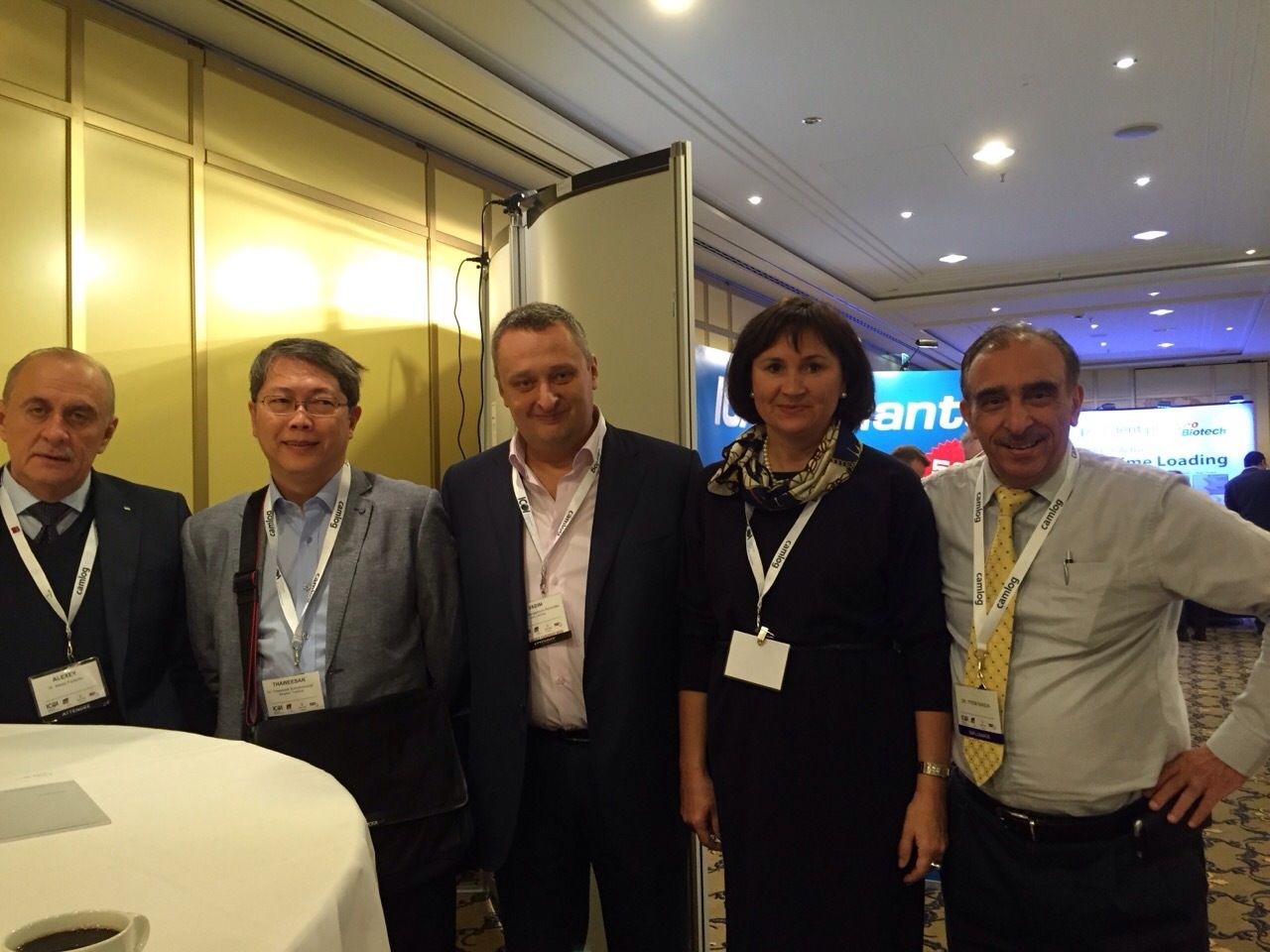 With the president of the Association of Implantologists of Thailand and Professor Nanda from India